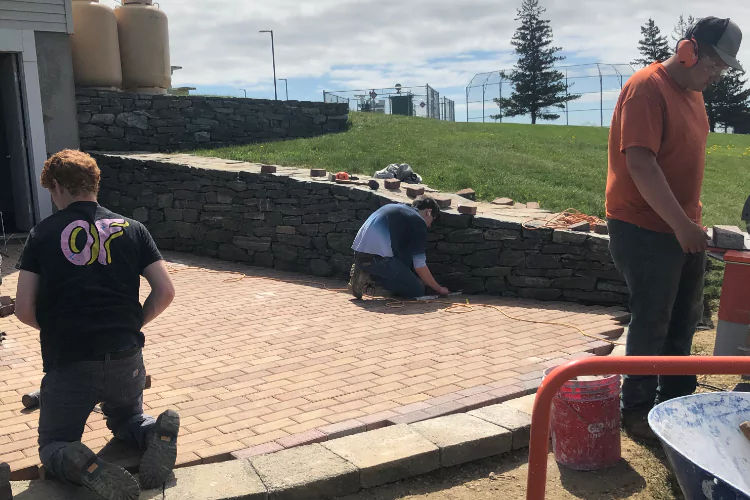 Masonry & Tile Setting: Patios & Walkways